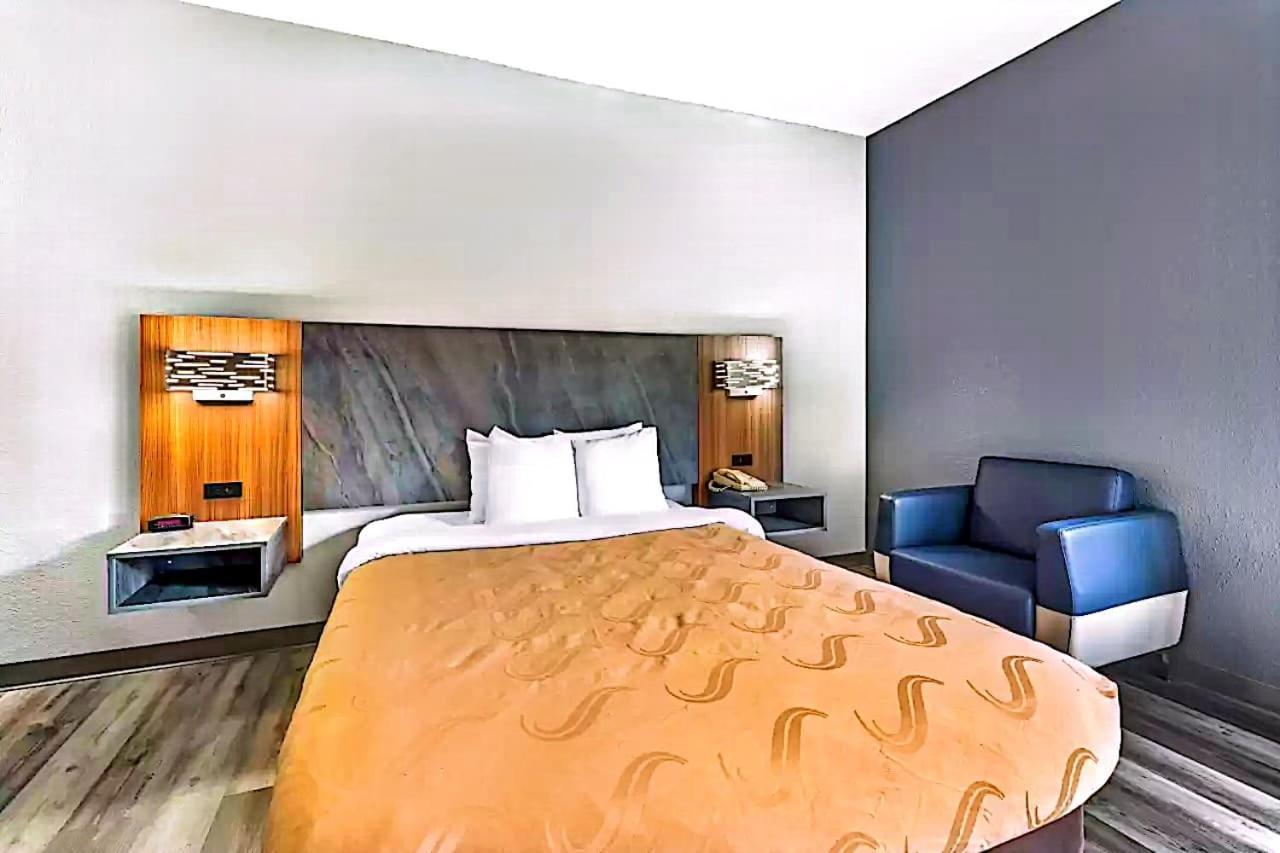 Quality Inn & Suites Manhattan Zewnętrze zdjęcie