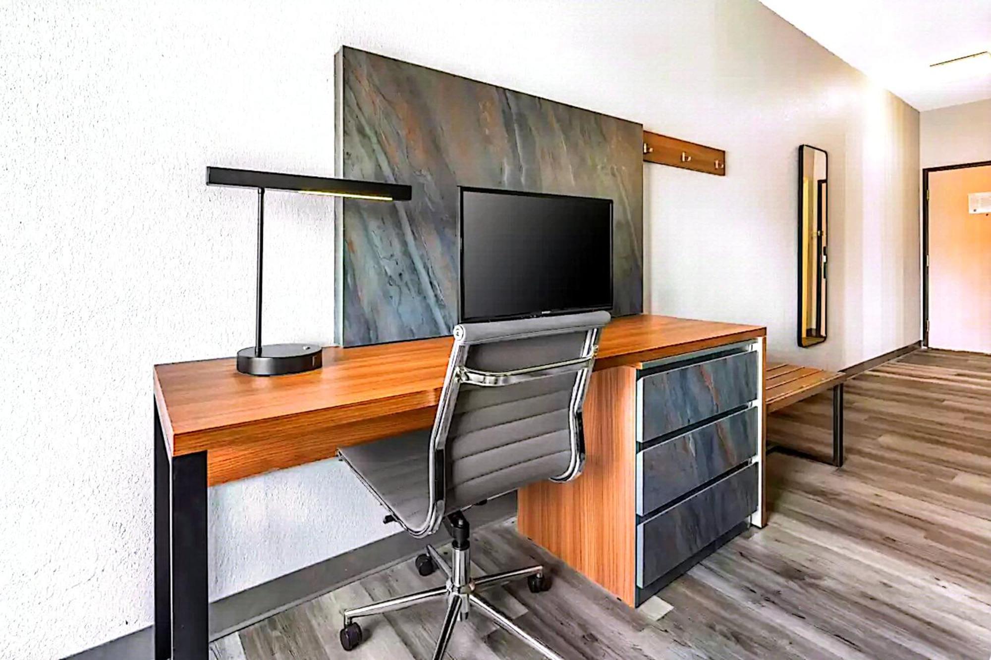 Quality Inn & Suites Manhattan Zewnętrze zdjęcie