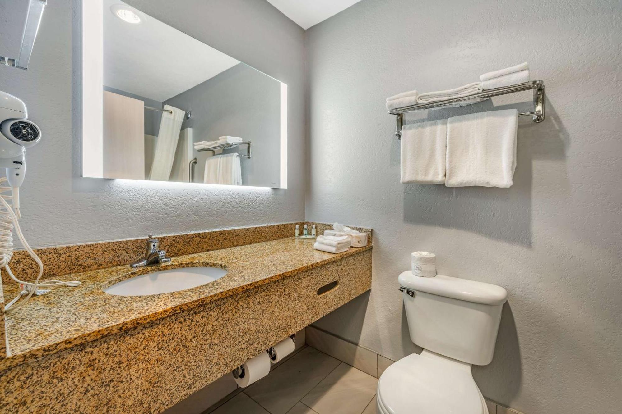 Quality Inn & Suites Manhattan Zewnętrze zdjęcie