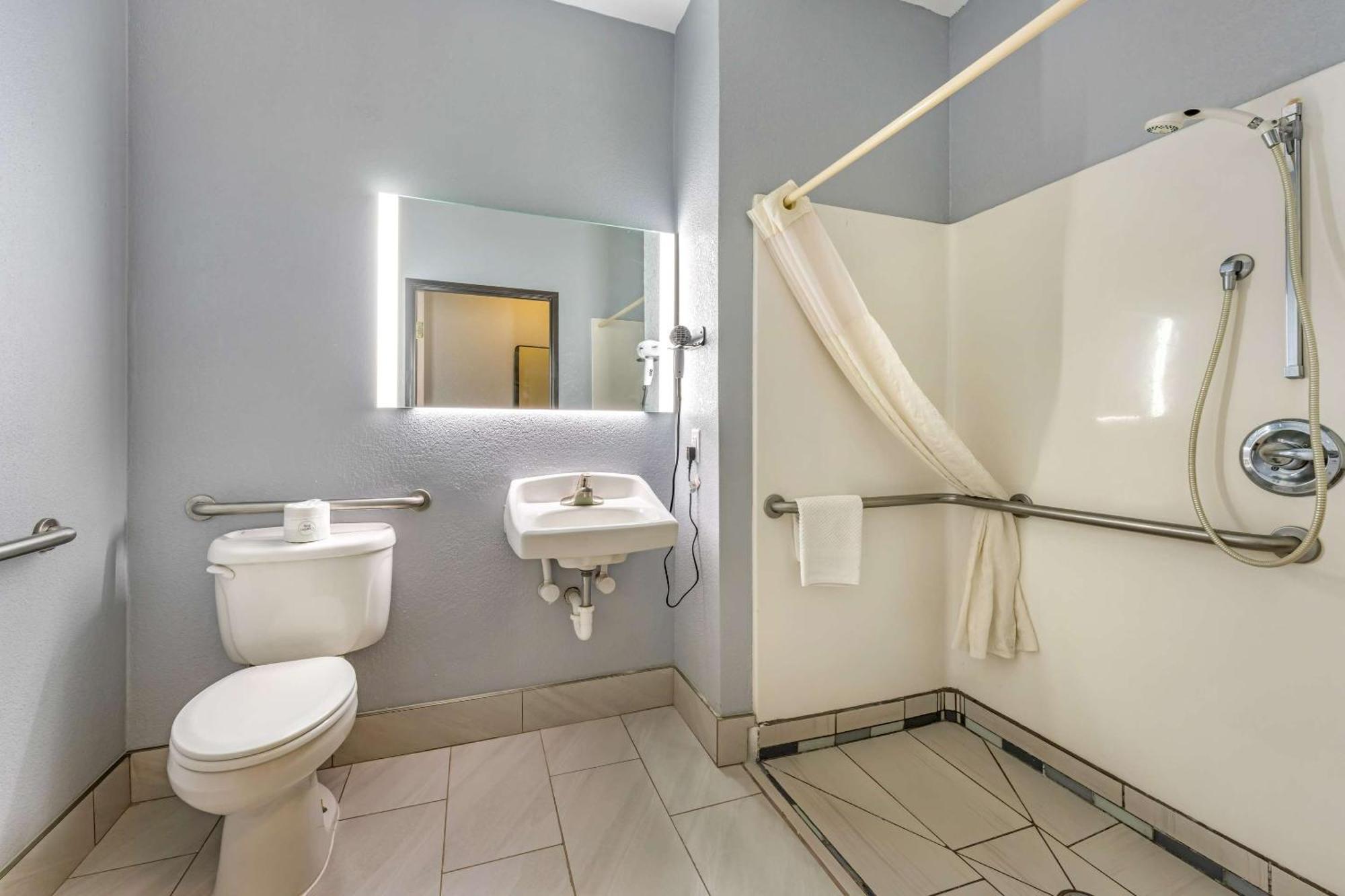 Quality Inn & Suites Manhattan Zewnętrze zdjęcie