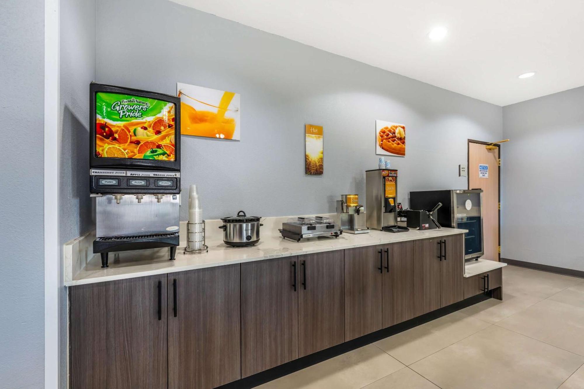 Quality Inn & Suites Manhattan Zewnętrze zdjęcie