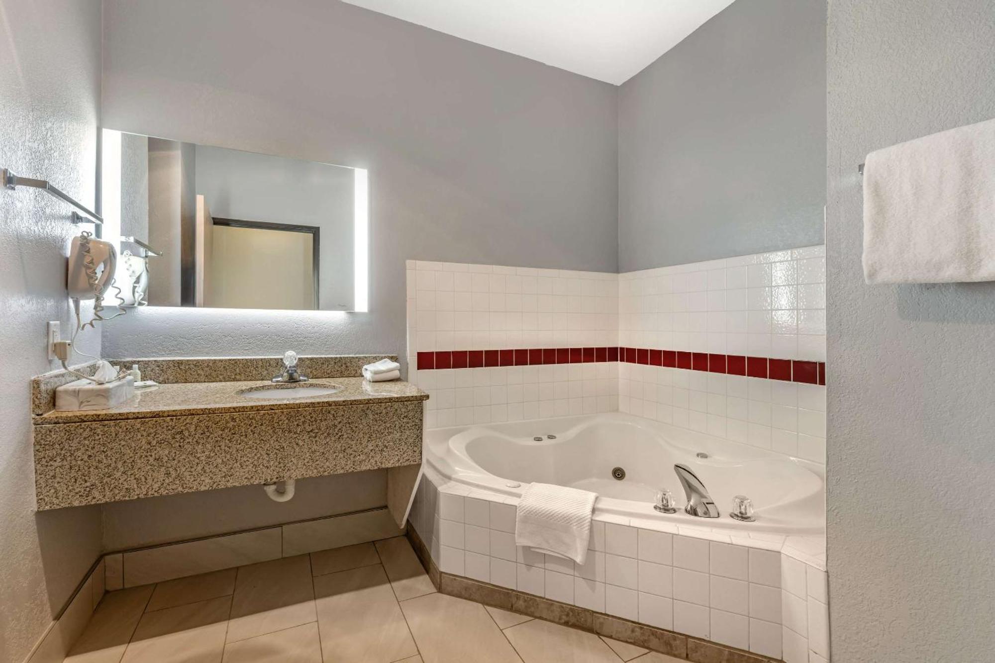 Quality Inn & Suites Manhattan Zewnętrze zdjęcie